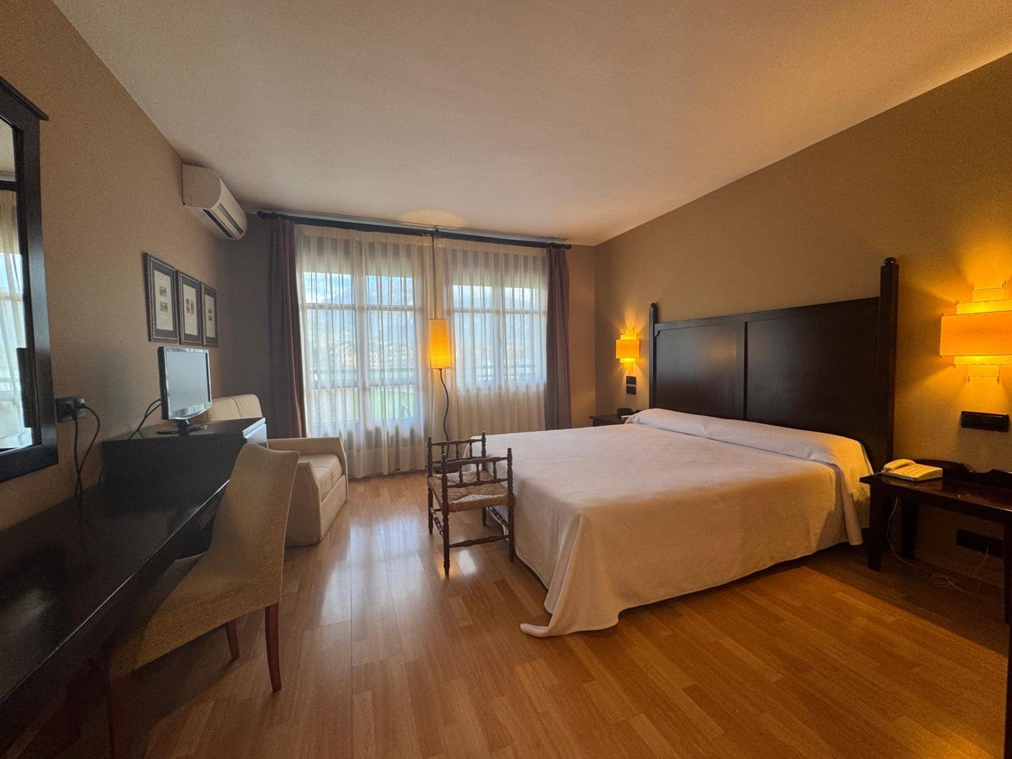 Hotel Cotiella Campo  Extérieur photo